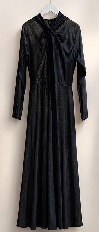 Robe Noire Élégante Naylah Collection